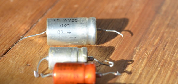 Vox Supreme serial number 2510, detail of capacitors